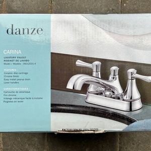 NEW Danze Carina 4” Centerset Lavatory Faucet